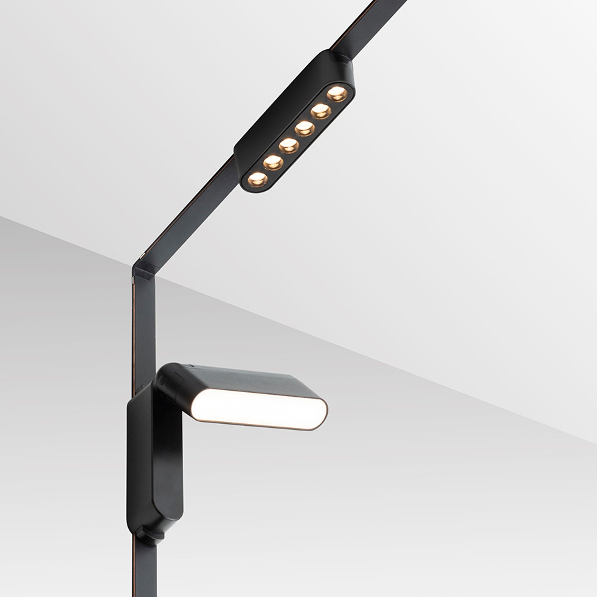 RENDL Ultra-thin track system OXONIA 11 with tilt-function for the VEGA/WAVE system black  24= LED 6W 110°  3000K 4000K 6500K R14321 4